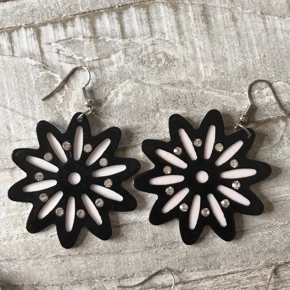 EARRINGS Batch of 4 Pairs